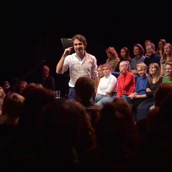 Jesse Klaver op een Meetup in PAARD in Den Haag